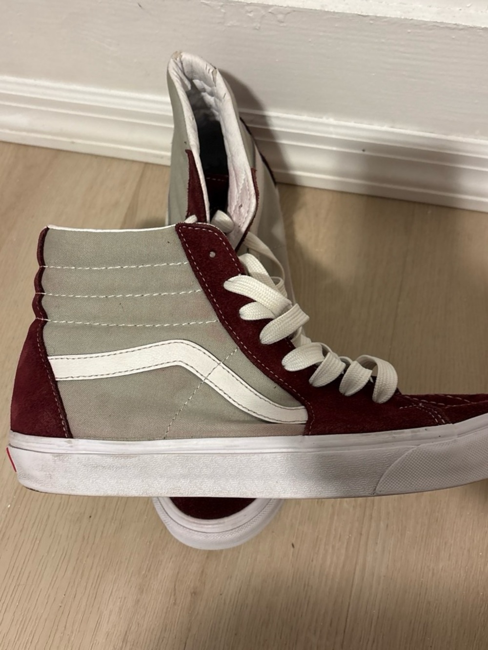 Men Vans Sk8-Hi High-Top Sneakers in Burgundy and Gray with White Stripe